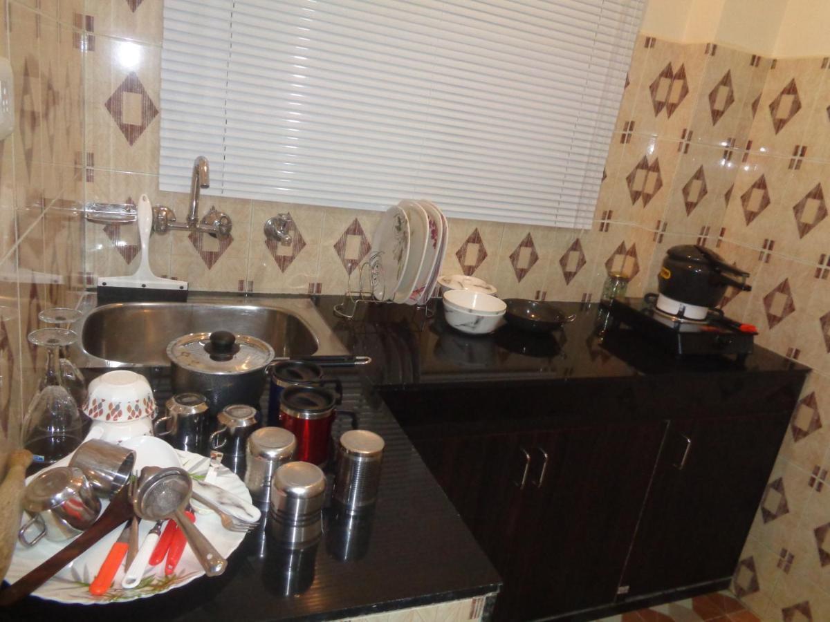 Deluxe Homestay Apartments With Kitchen In Simlá Kültér fotó