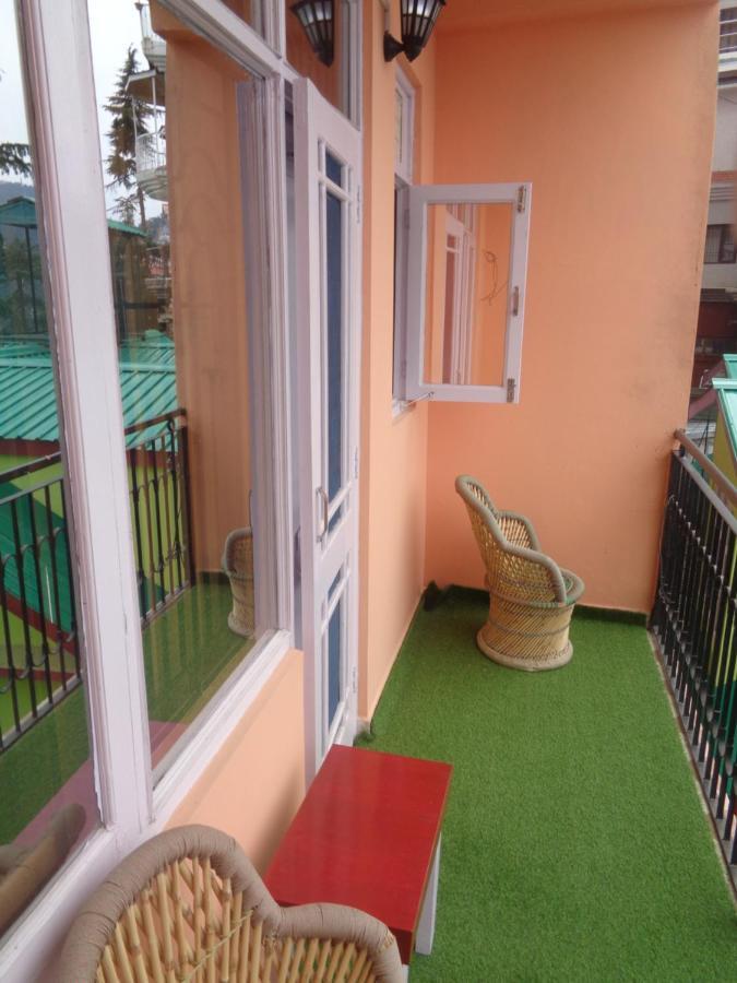 Deluxe Homestay Apartments With Kitchen In Simlá Kültér fotó