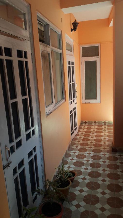 Deluxe Homestay Apartments With Kitchen In Simlá Kültér fotó